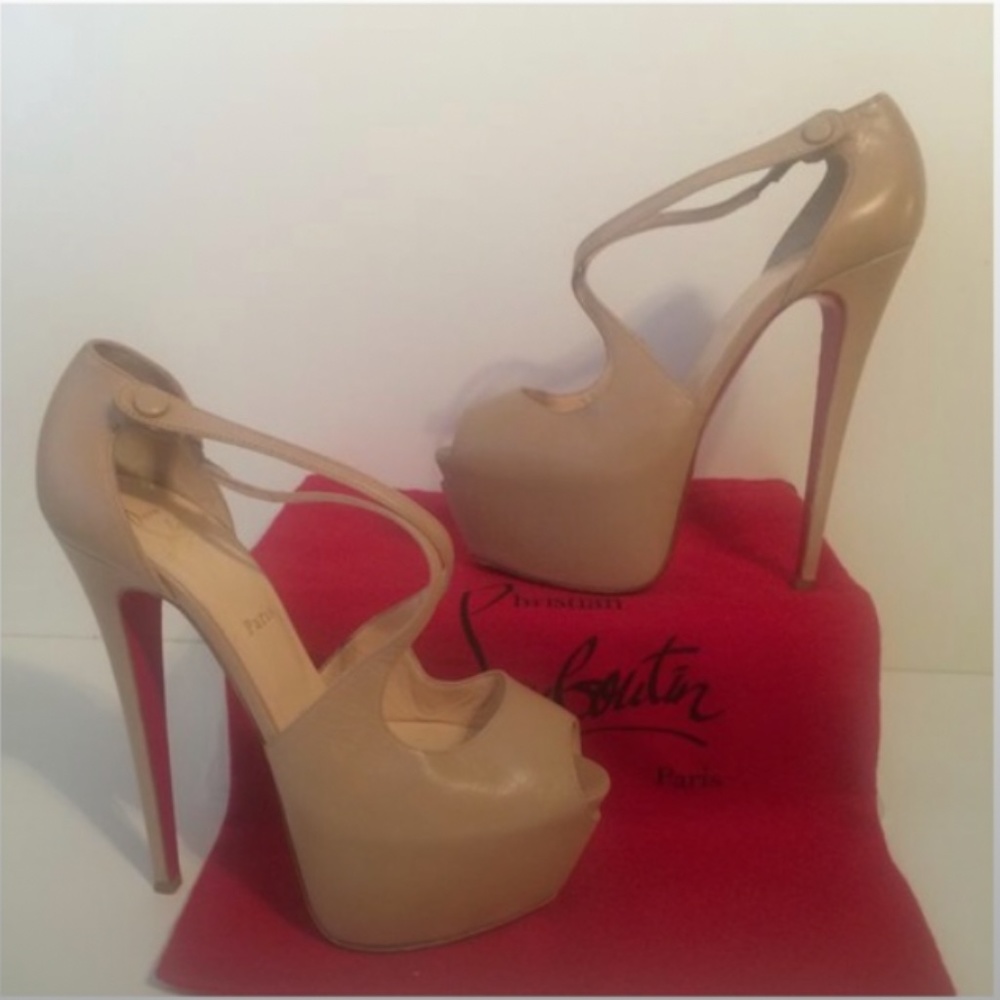 Christian Louboutin Exagona Nude 36.5